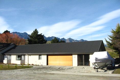 Photo of property in 77 Oregon Drive, Kelvin Heights, Queenstown, 9300