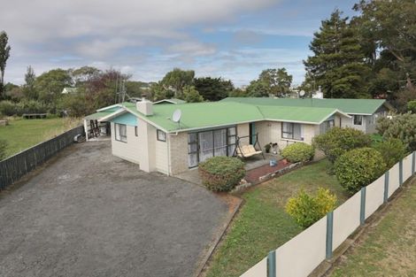 Photo of property in 17 Alexandra Street, Marton, 4710