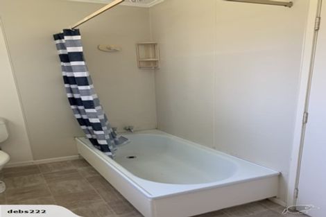 Photo of property in 20 Lake Road, Northcote, Auckland, 0627