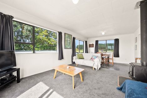 Photo of property in 19 Colenso Place, Otaki Beach, Otaki, 5512