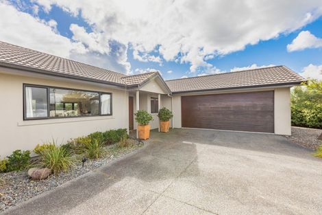 Photo of property in 11 Highgrove Place, Waipukurau, 4200