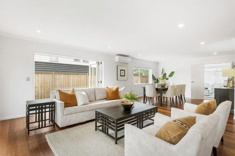 Photo of property in 5 Wye Oak Drive, Schnapper Rock, Auckland, 0632