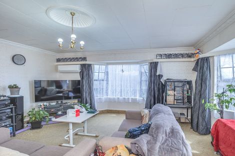 Photo of property in 102 Winchester Street, Levin, 5510