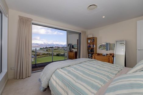 Photo of property in 28 Minaret Ridge, Wanaka, 9305