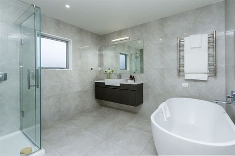 Photo of property in 48 Holland Road, Hillcrest, Auckland, 0627