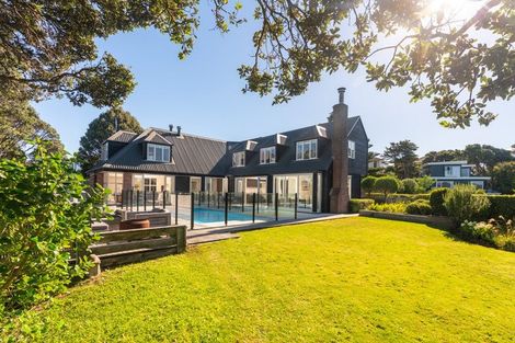 Photo of property in 34 Seatoun Heights Road, Seatoun, Wellington, 6022