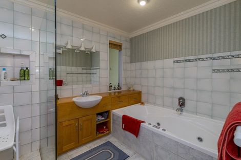 Photo of property in 16 Regal Street, Levin, 5510