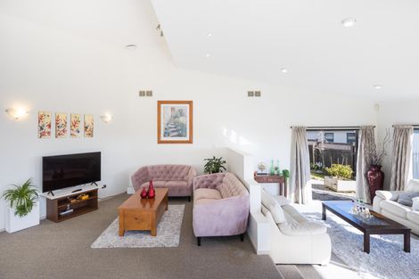 Photo of property in 111 Ruapehu Drive, Fitzherbert, Palmerston North, 4410