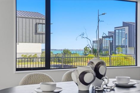 Photo of property in 12 Ocean Breeze Avenue, Hobsonville, 0616