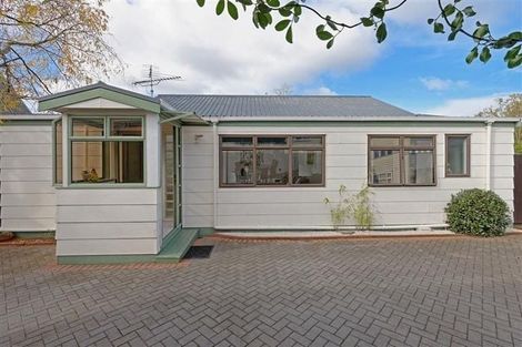 Photo of property in 2/21 Adam Street, Greenlane, Auckland, 1051