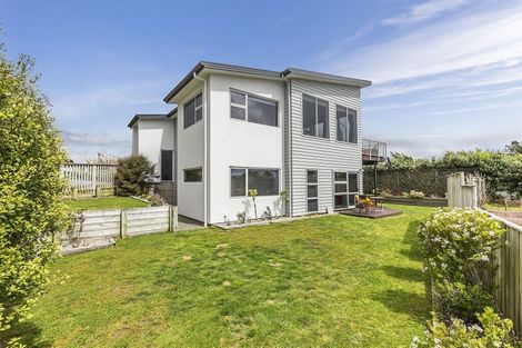 Photo of property in 58a Kahu Road, Paremata, Porirua, 5024