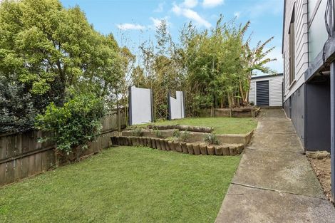 Photo of property in 70 Hutchinsons Road, Bucklands Beach, Auckland, 2014