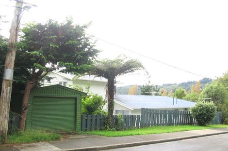 Photo of property in 81 Wyndham Road, Pinehaven, Upper Hutt, 5019