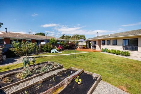 Photo of property in 2 Higgin Place, Feilding, 4702