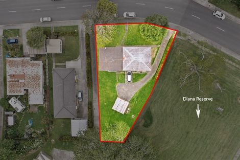 Photo of property in 2/16 Diana Drive, Glenfield, Auckland, 0627