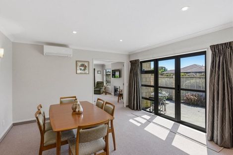 Photo of property in 2 Pearson Place, Paraparaumu, 5032