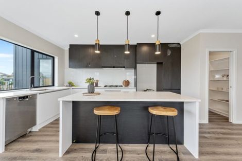 Photo of property in 22 Te Tiireke Drive, Glenview, Hamilton, 3206