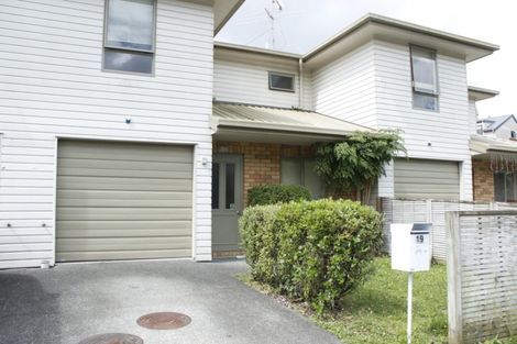 Photo of property in 19 Verdale Circle, Glen Eden, Auckland, 0602