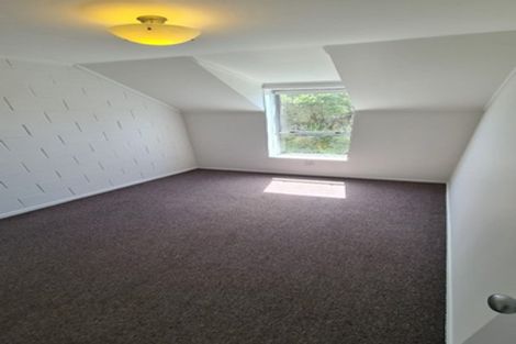 Photo of property in 7 Hollydale Grove, Churton Park, Wellington, 6037