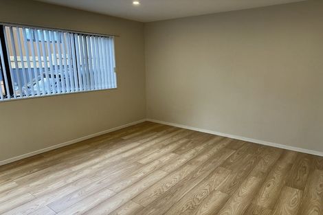 Photo of property in 3b Crystal Avenue, Glendene, Auckland, 0602