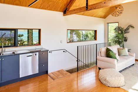 Photo of property in 13 Airlie Road, Plimmerton, Porirua, 5026