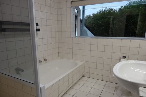 Photo of property in 2 The Anchorage, Sunnyhills, Auckland, 2010