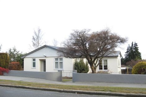 Photo of property in 26 Hallenstein Street, Queenstown, 9300