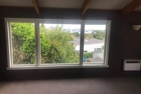 Photo of property in 11 Sylvan Avenue, Northcote, Auckland, 0627