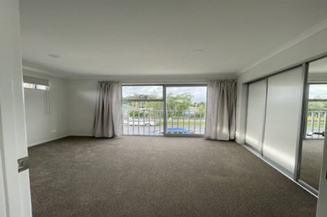 Photo of property in 28a Yeovil Road, Te Atatu Peninsula, Auckland, 0610