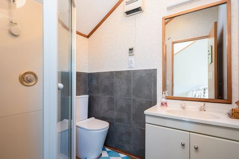 Photo of property in 11 Duval Grove, Tawa, Wellington, 5028