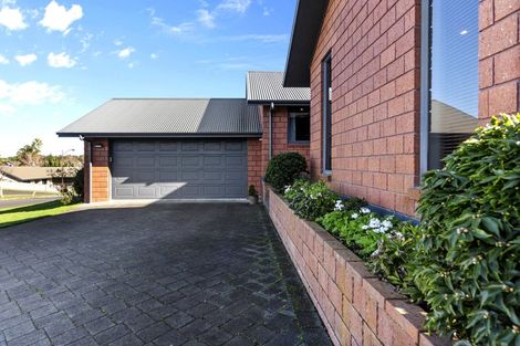 Photo of property in 56 Cairns Crescent, Rototuna, Hamilton, 3210