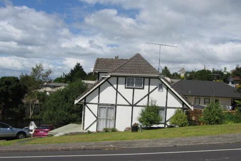 Photo of property in 15 Trias Road, Totara Vale, Auckland, 0629