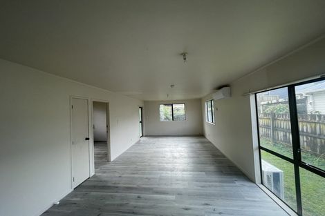 Photo of property in 2/12 Trimdon Street, Randwick Park, Auckland, 2105