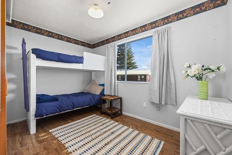 Photo of property in 42 Rutherford Drive, Waikanae Beach, Waikanae, 5036