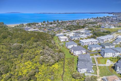 Photo of property in 122 Eaves Bush Parade, Orewa, 0931