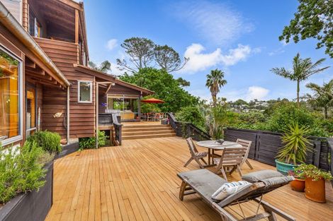 Photo of property in 3 Park Rise, Campbells Bay, Auckland, 0630