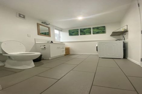 Photo of property in 42 Pitau Road, Mount Maunganui, 3116