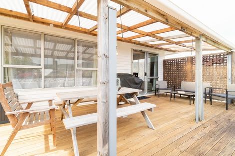 Photo of property in 116 Taylor Terrace, Tawa, Wellington, 5028