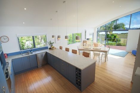 Photo of property in 48 Renata Crescent, Te Atatu Peninsula, Auckland, 0610