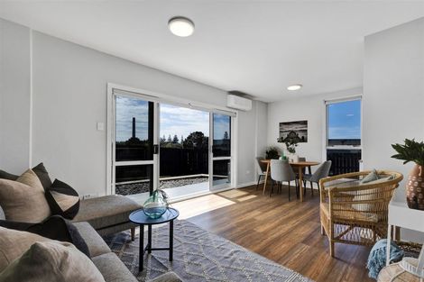 Photo of property in 38d Breakwater Road, Moturoa, New Plymouth, 4310