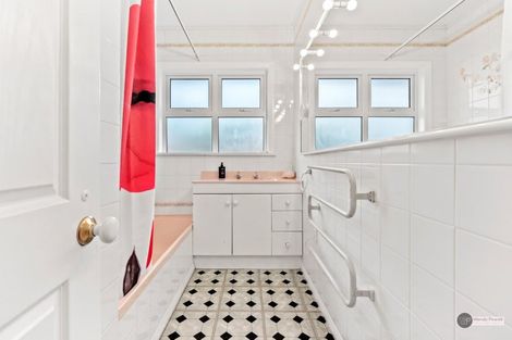 Photo of property in 18 Holyoake Crescent, Avalon, Lower Hutt, 5011