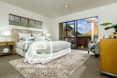 Photo of property in 1/112 Seaview Road, Glenfield, Auckland, 0629