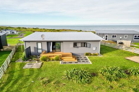 Photo of property in 23 Waipipi Road, Waverley, 4591