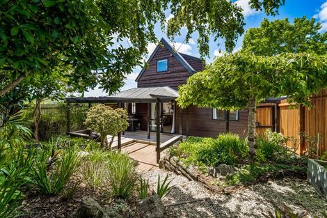 Photo of property in 19 Matai Road, Stanmore Bay, Whangaparaoa, 0932
