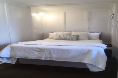 Photo of property in 74 Rolleston Street, Mount Cook, Wellington, 6021