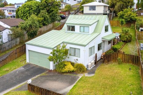 Photo of property in 28 Barbados Drive, Unsworth Heights, Auckland, 0632