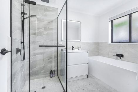 Photo of property in 16 Aria Court, Fairview Downs, Hamilton, 3214