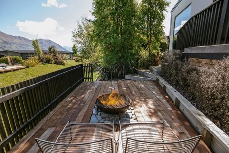 Photo of property in 9 Matipo Street, Wanaka, 9305