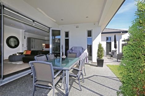 Photo of property in 14 Orotu Drive, Poraiti, Napier, 4112