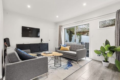 Photo of property in 217 Glengarry Road, Glen Eden, Auckland, 0602